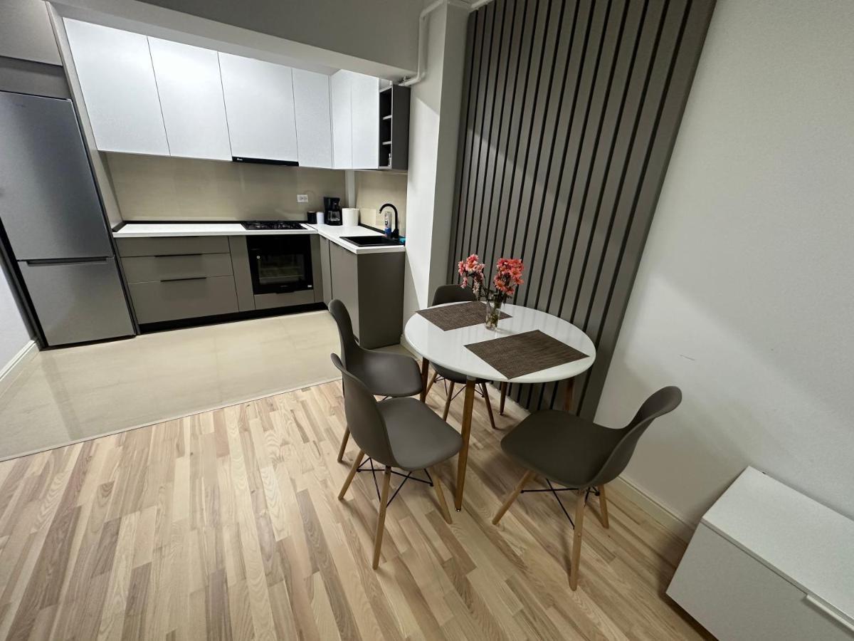 Modern Gray / Designed Lägenhet Iasi Exteriör bild
